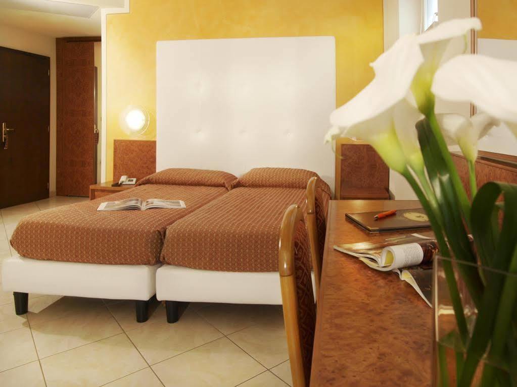 Capri 3*